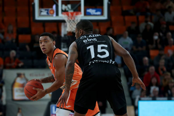 导致对方首 导致对方首