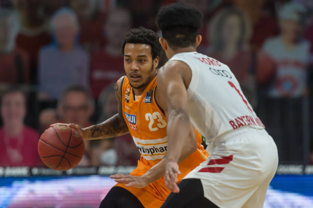 在皇马效力 在皇马效力