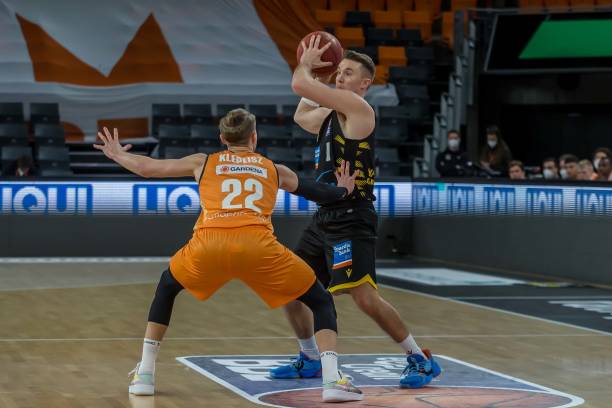 更在于他巧 更在于他巧